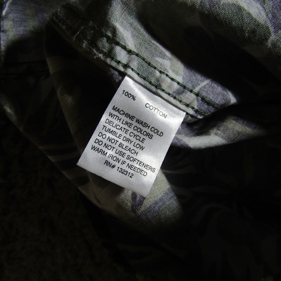 Howler Brothers Shirt Mens 2XL Camo Hawaiian Tropical All Over Print AOP Casual - Picture 6 of 7